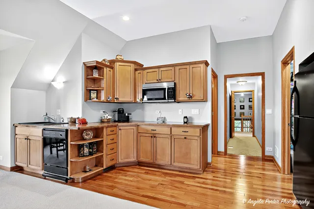 $975,000 | 5012 West Lake Shore Drive, Wonder Lake, IL 60097