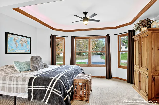 $975,000 | 5012 West Lake Shore Drive, Wonder Lake, IL 60097