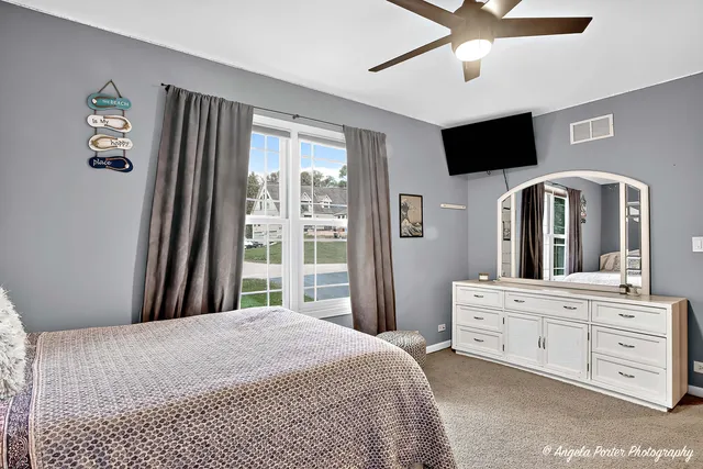 $975,000 | 5012 West Lake Shore Drive, Wonder Lake, IL 60097