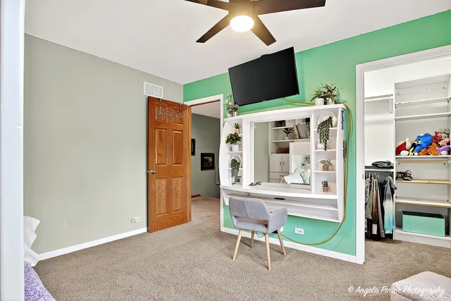 $975,000 | 5012 West Lake Shore Drive, Wonder Lake, IL 60097