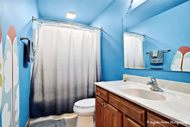 $975,000 | 5012 West Lake Shore Drive, Wonder Lake, IL 60097