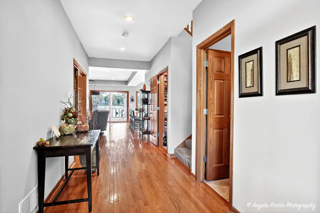 $975,000 | 5012 West Lake Shore Drive, Wonder Lake, IL 60097