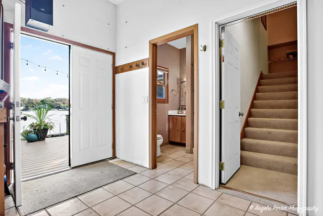 $975,000 | 5012 West Lake Shore Drive, Wonder Lake, IL 60097