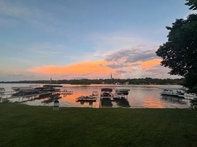 $975,000 | 5012 West Lake Shore Drive, Wonder Lake, IL 60097