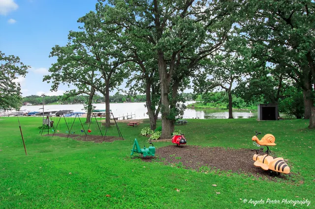 $975,000 | 5012 West Lake Shore Drive, Wonder Lake, IL 60097