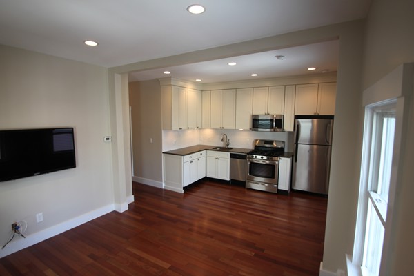 596 East 2nd Street, Unit 3 Boston, MA 02127 - Photo 5 of 17