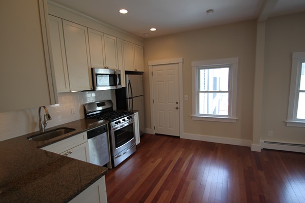 596 East 2nd Street, Unit 3 Boston, MA 02127 - Photo 6 of 17