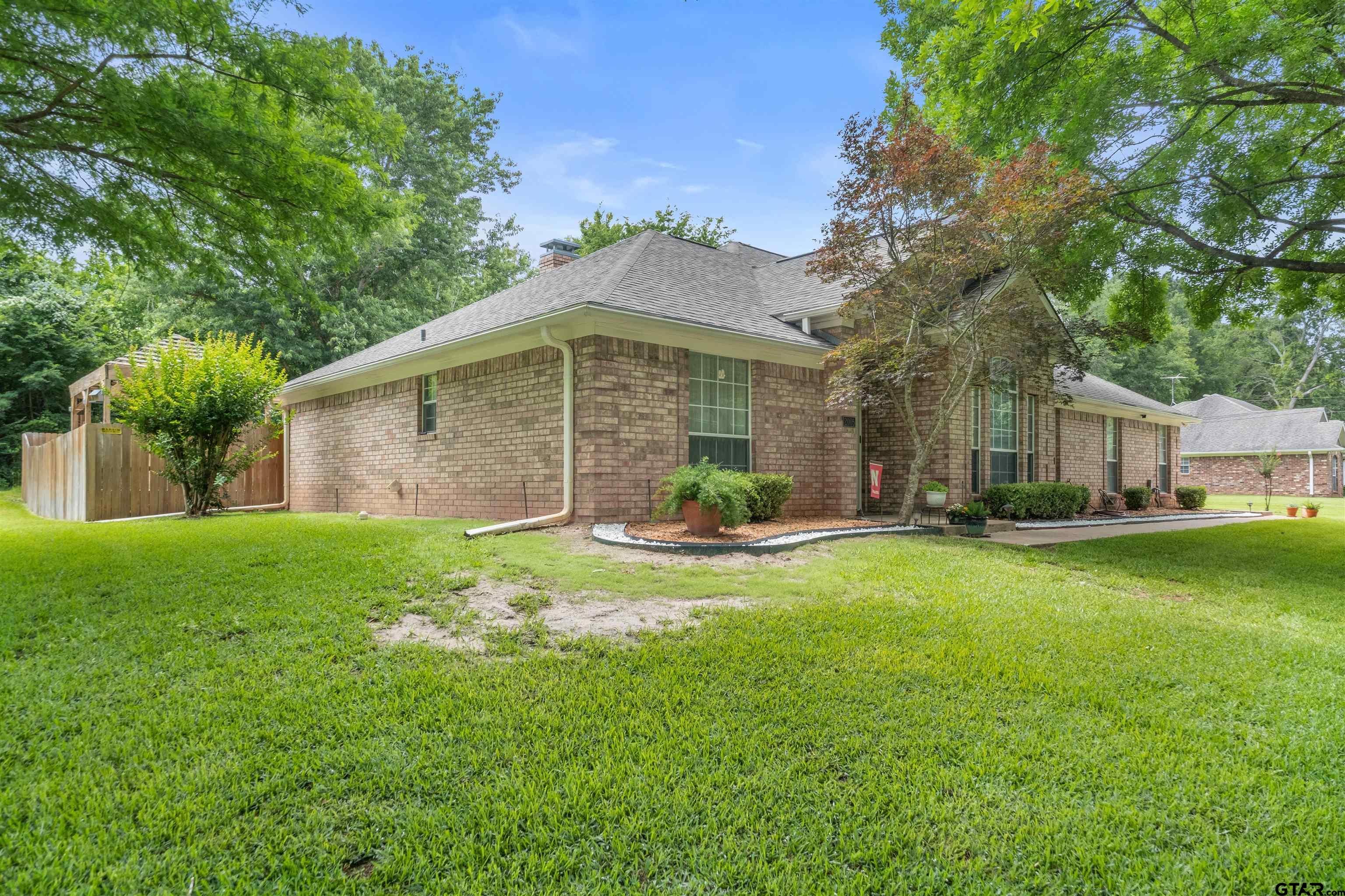 2005 Ventureview Street Palestine, TX 75803 - Photo 2 of 20