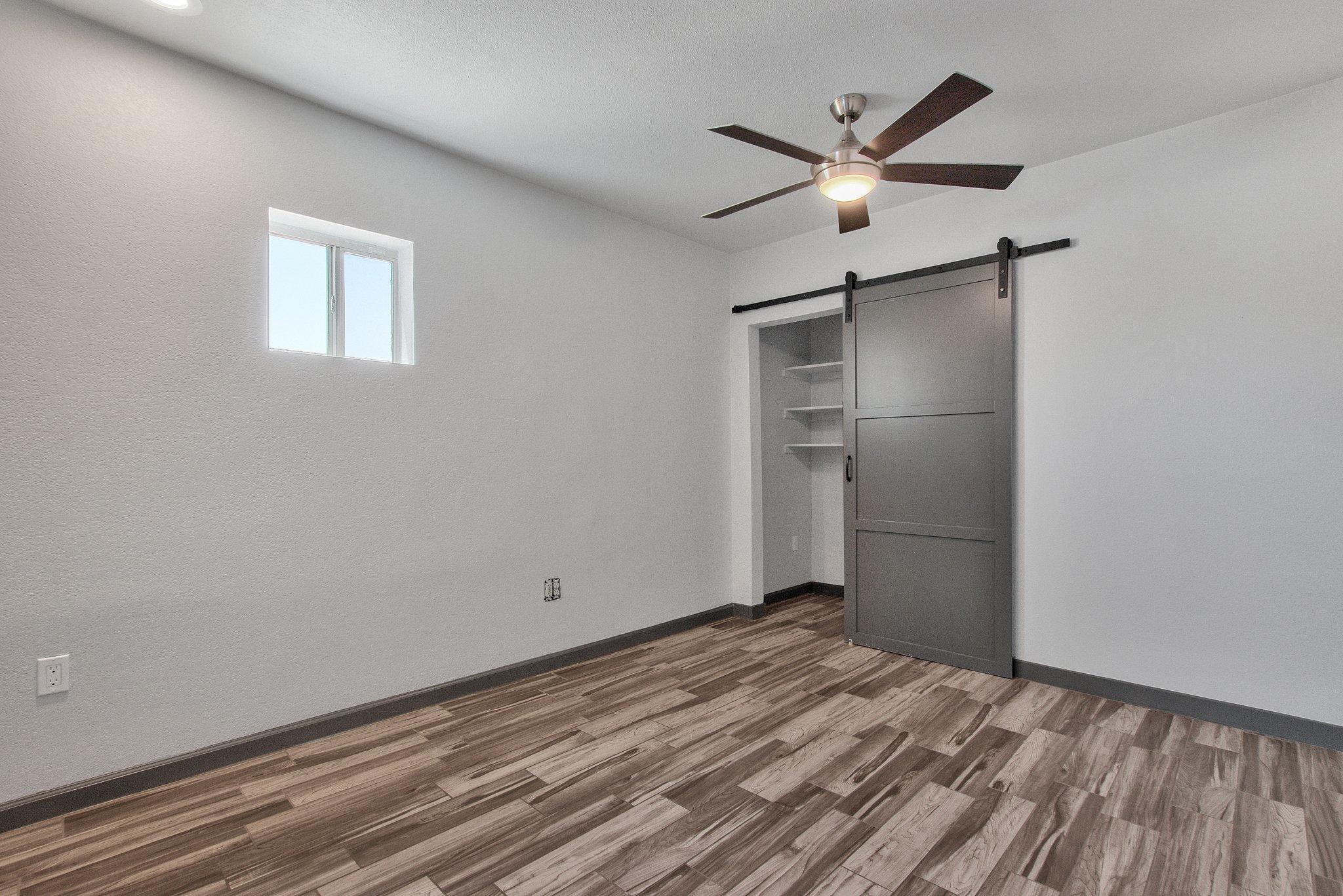 7413 West Hatcher Road Peoria, AZ 85345 - Photo 11 of 28 14
