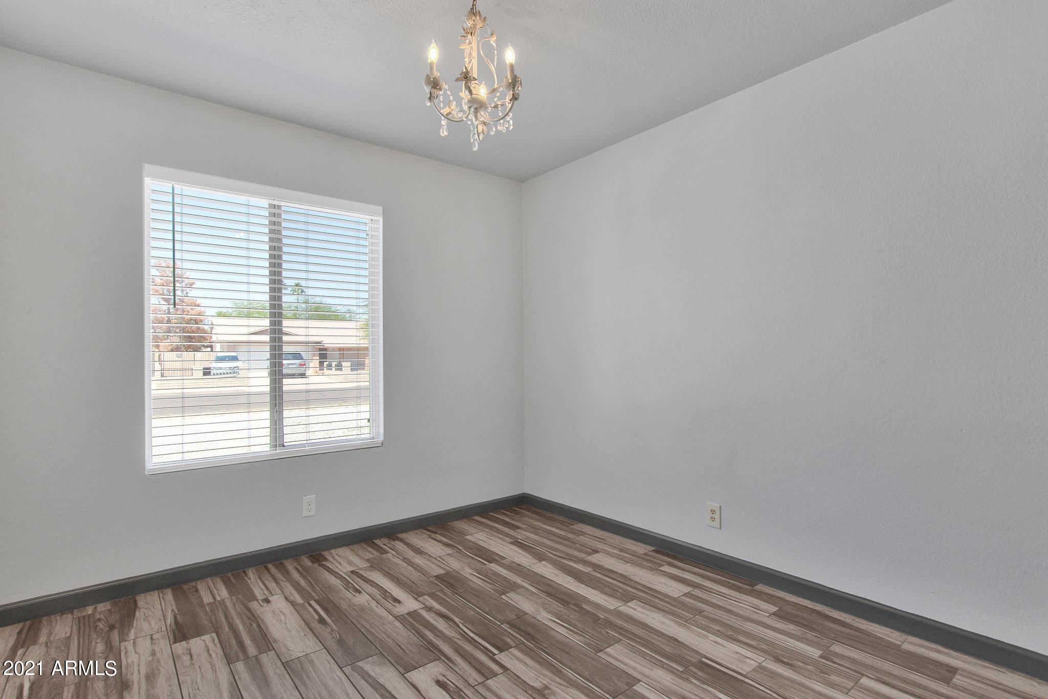 7413 West Hatcher Road Peoria, AZ 85345 - Photo 14 of 28 17