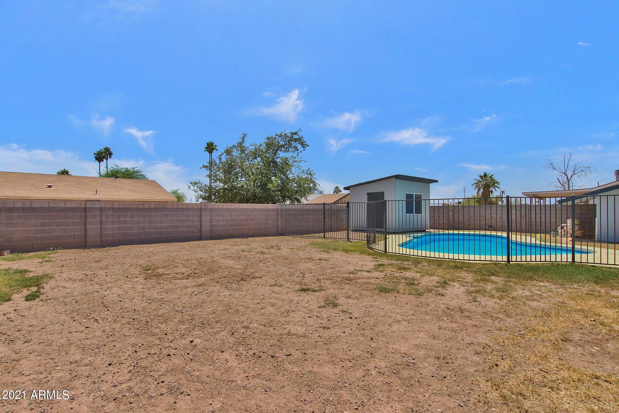 7413 West Hatcher Road Peoria, AZ 85345 - Photo 19 of 28 24