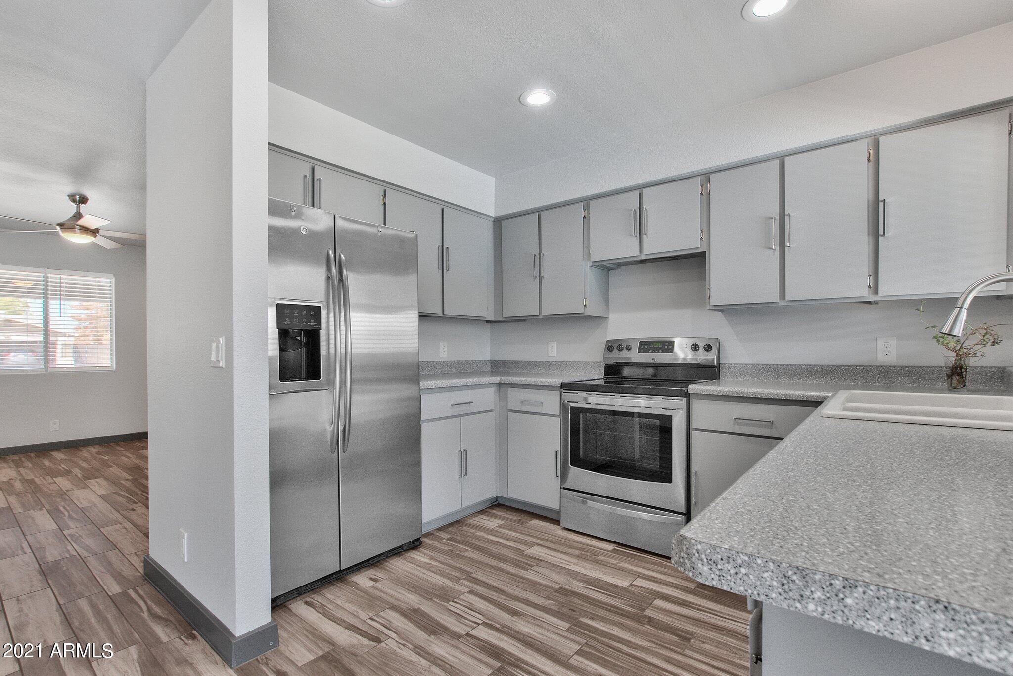 7413 West Hatcher Road Peoria, AZ 85345 - Photo 9 of 28 12
