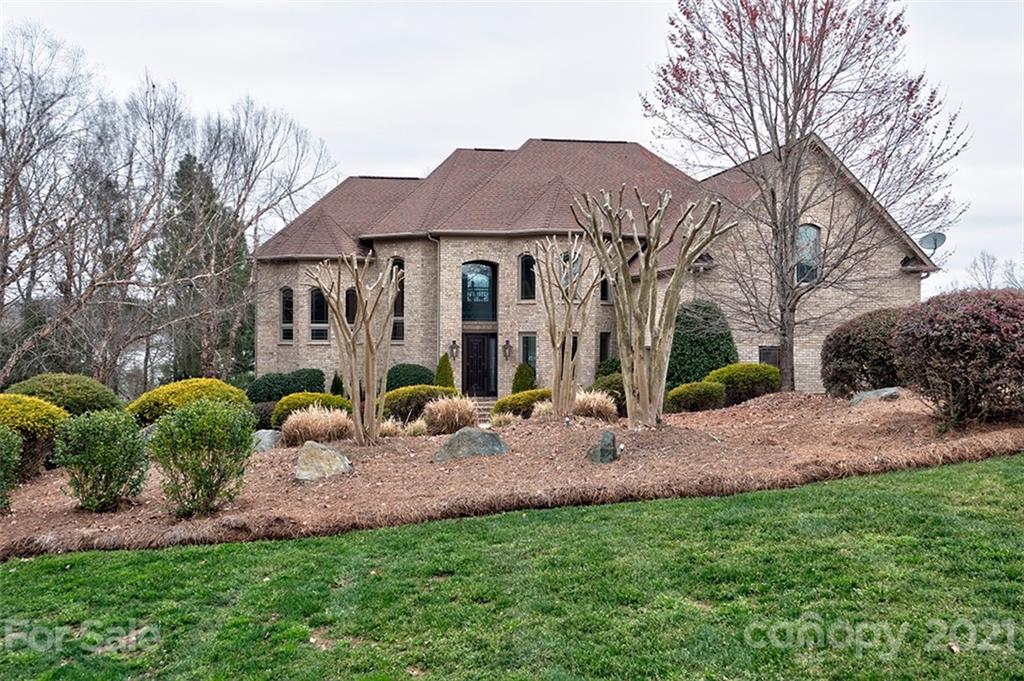 157 Mariners Bluff Road York, SC 29745 - Photo 2 of 48 Gallery Image 2