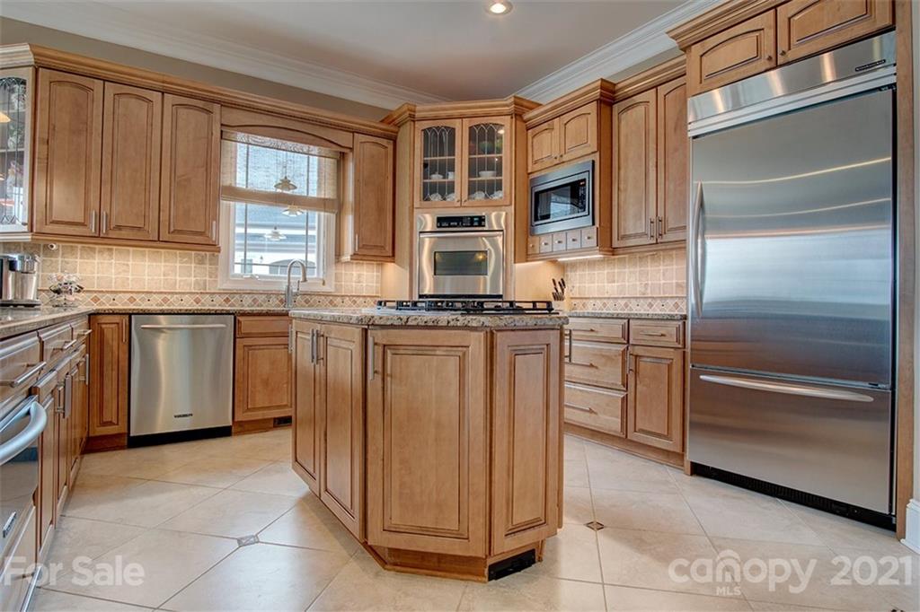 157 Mariners Bluff Road York, SC 29745 - Photo 11 of 48 Gallery Image 11