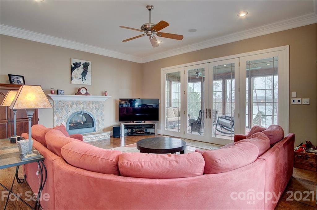 157 Mariners Bluff Road York, SC 29745 - Photo 9 of 48 Gallery Image 9