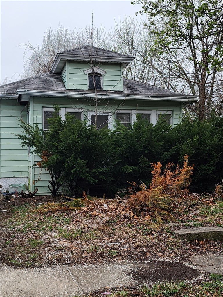 1627 East Johns Avenue Decatur, IL 62521 - Photo 1 of 4 1627 E Johns St