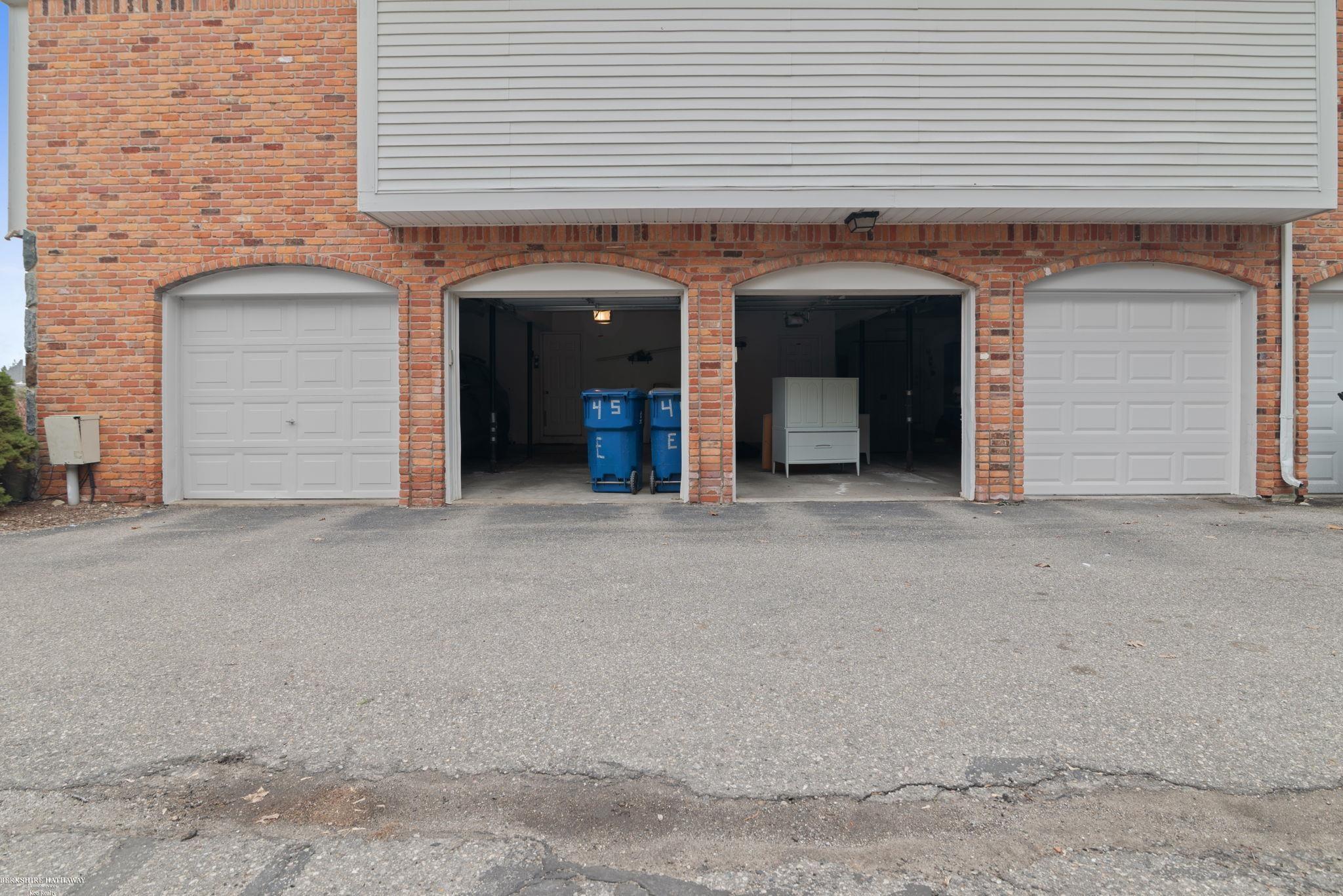 1645 Huntington Park Rochester, MI 48309 - Photo 27 of 29 2 separate garage spaces.