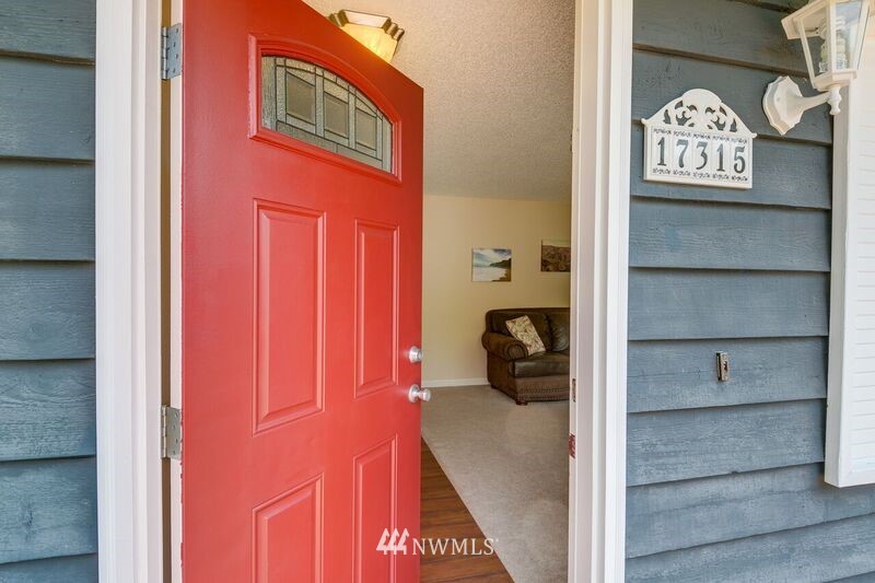 17315 18th Avenue Southeast Bothell, WA 98012 - Photo 3 of 19 Gallery Image 3