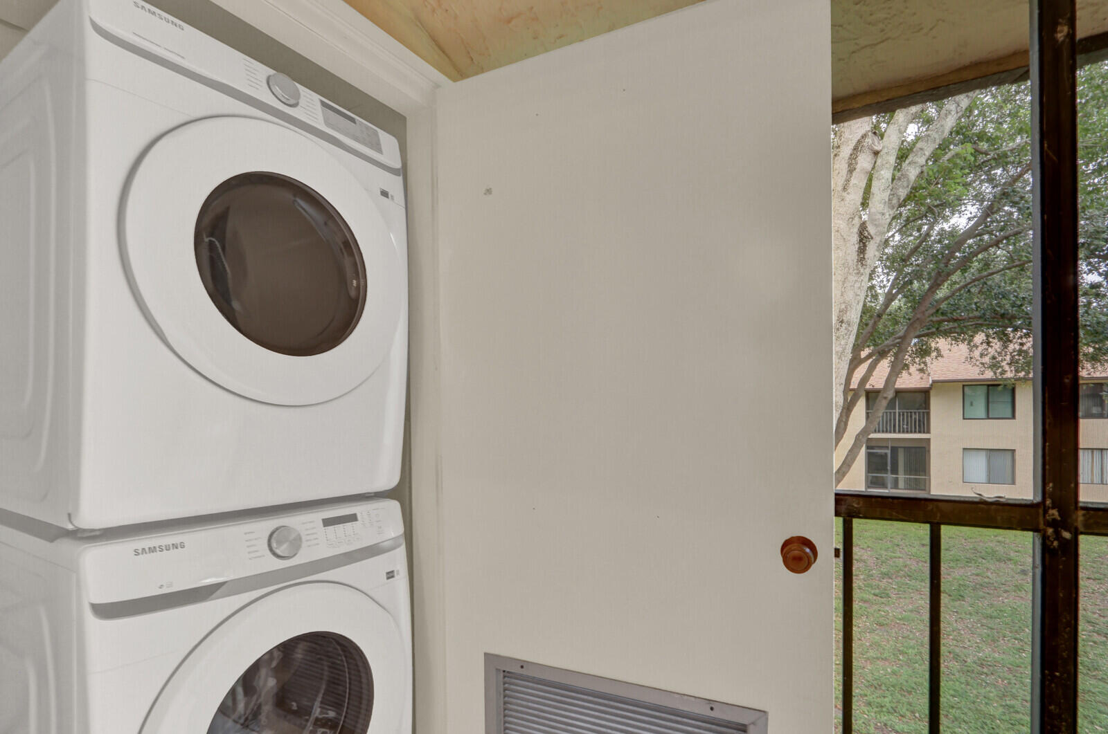 21938 Remsen Terrace, Unit 203 Boca Raton, FL 33433 - Photo 27 of 29 In-Unit Laundry