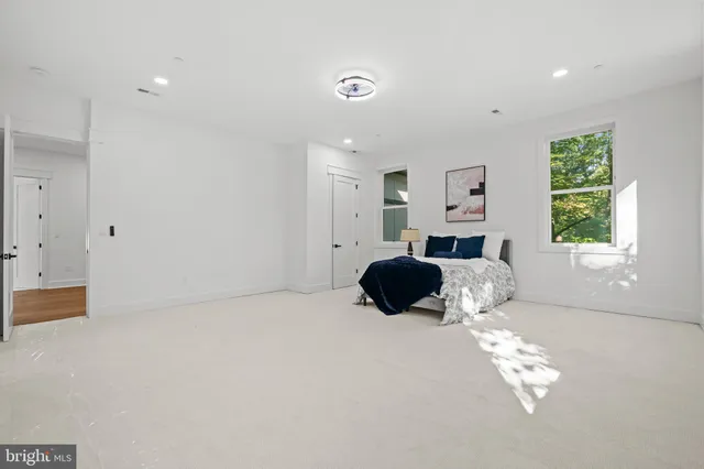 $1,799,000 | 811 Sligo Creek Parkway, Takoma Park, MD 20912