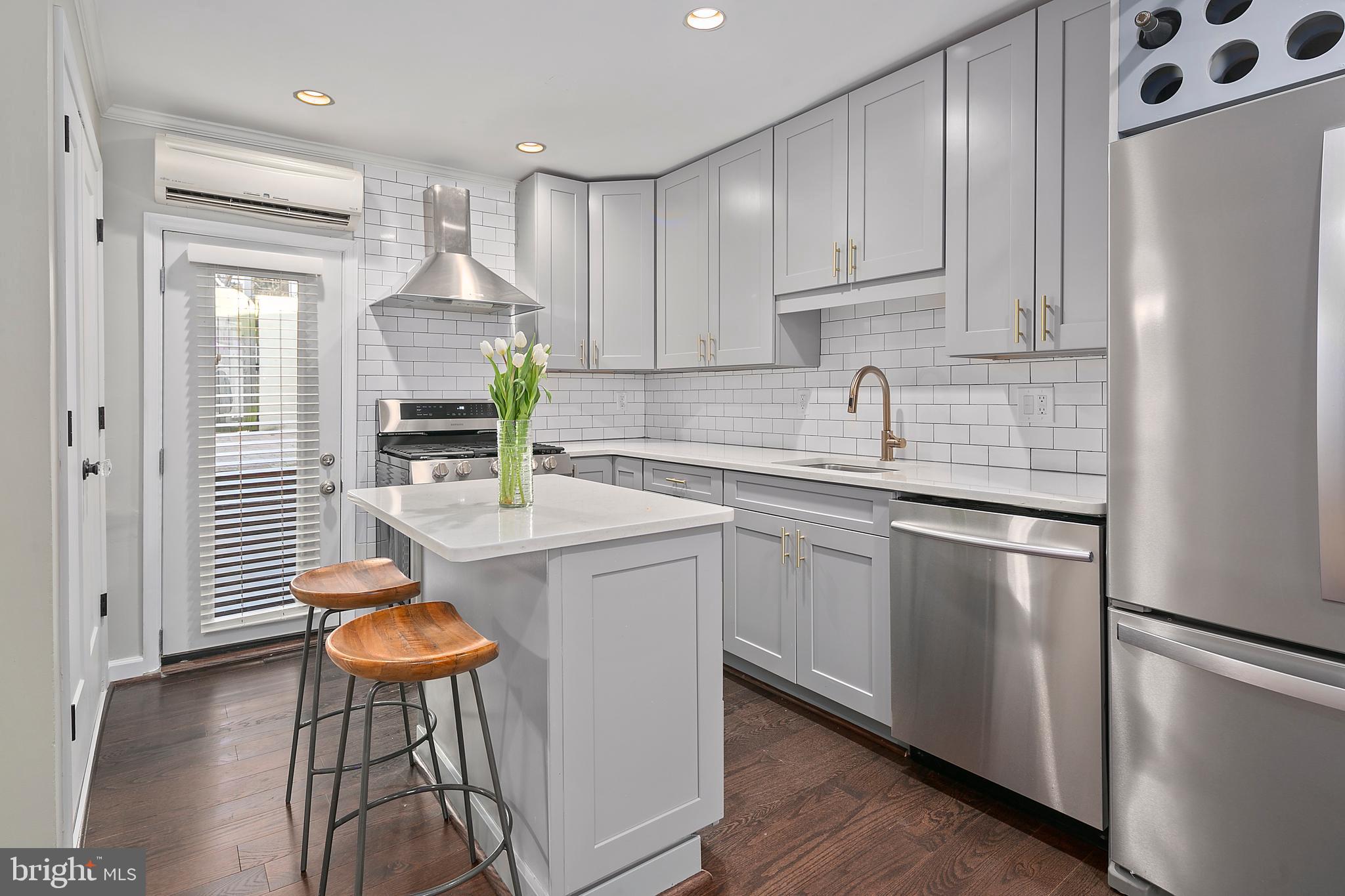 228 11th Street Southeast Washington, DC 20003 - Photo 8 of 31