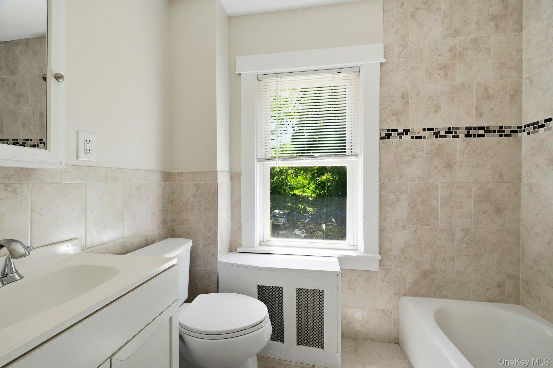 12 Chester Street Locust Valley, NY 11560 - Photo 13 of 31 Second floor bathroom