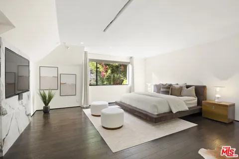 $4,695,000 | 10558 Fontenelle Way, Los Angeles, CA 90077