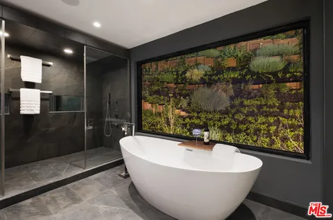 $4,695,000 | 10558 Fontenelle Way, Los Angeles, CA 90077