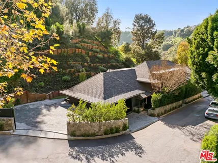 $4,695,000 | 10558 Fontenelle Way, Los Angeles, CA 90077