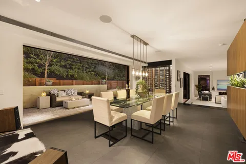 $4,695,000 | 10558 Fontenelle Way, Los Angeles, CA 90077