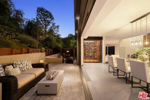 $4,695,000 | 10558 Fontenelle Way, Los Angeles, CA 90077