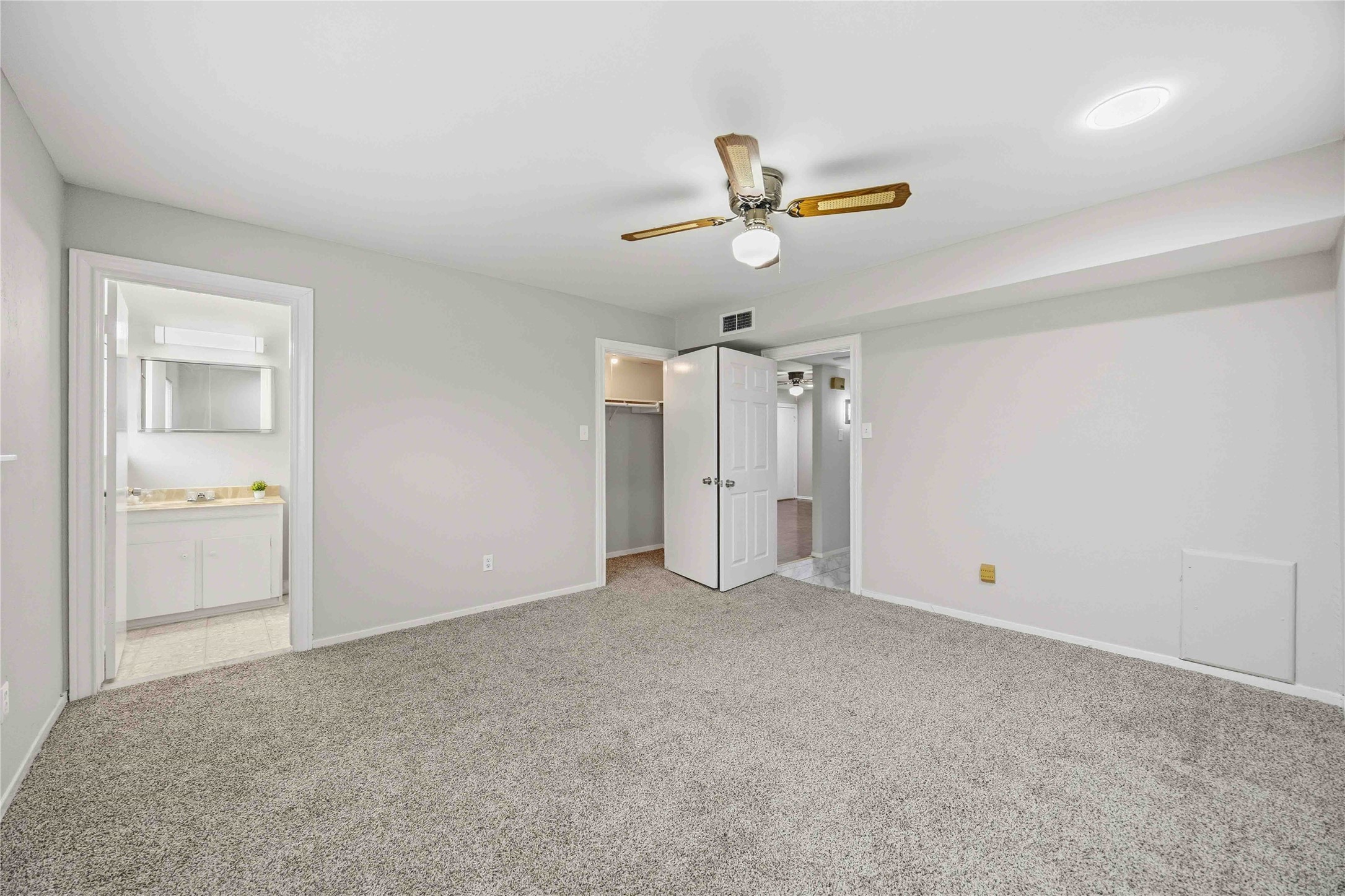 11607 Chimney Rock Road, Unit C Houston, TX 77035 - Photo 14 of 23 Bed 1