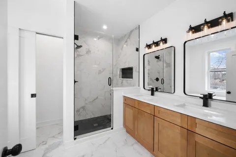 $1,249,000 | 3941 North Spaulding Avenue, Chicago, IL 60618