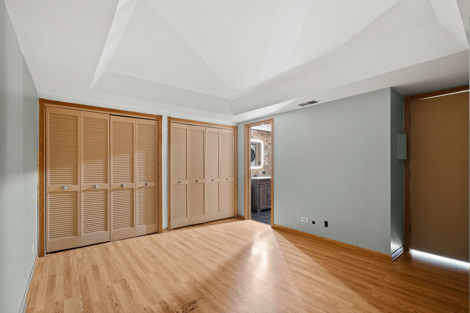 6337 Roosevelt Road, Unit 208 Berwyn, IL 60402 - Photo 5 of 14 a view of a livingroom with wooden floor