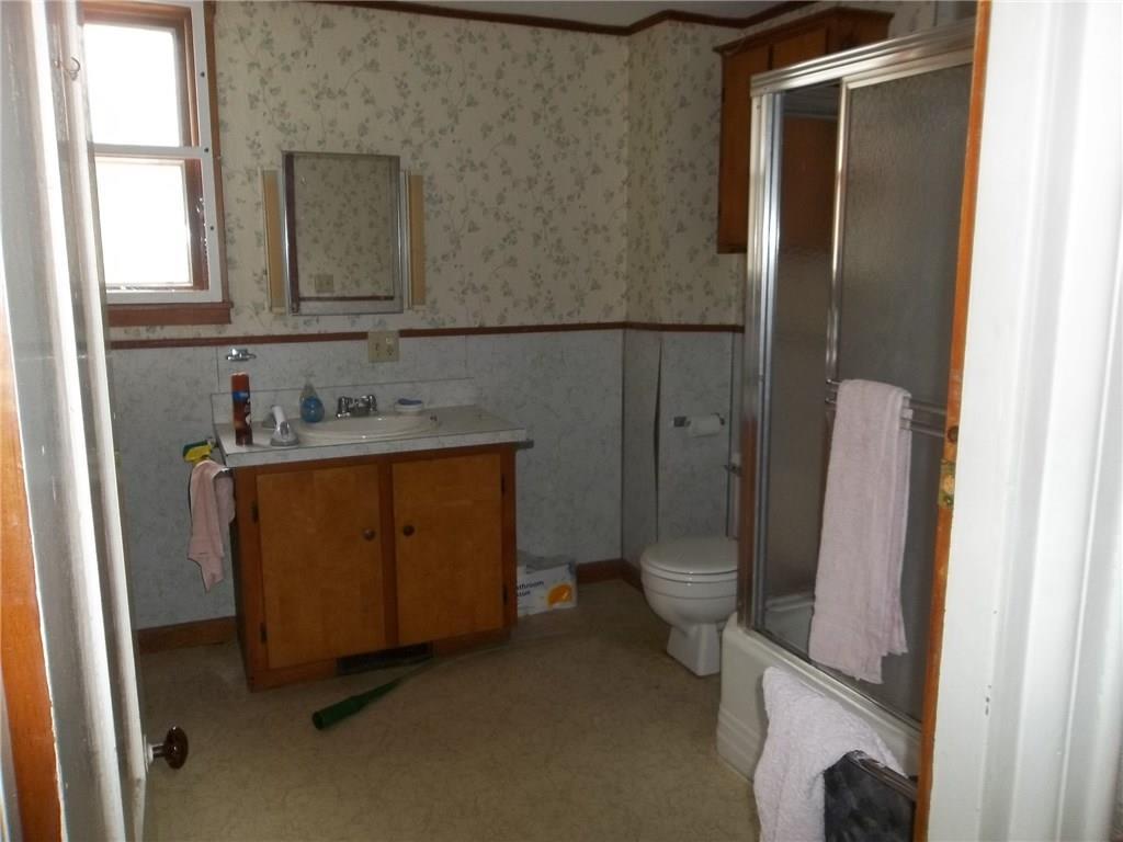 281 Washington Road Jefferson, ME 04348 - Photo 7 of 17 Full bath and laundry