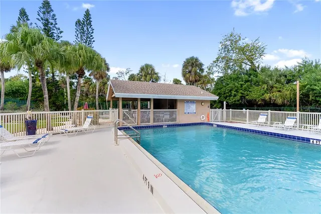 $229,000 | 4767 Village Gardens Drive, Unit 94, Sarasota, FL 34234
