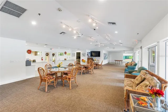 $229,000 | 4767 Village Gardens Drive, Unit 94, Sarasota, FL 34234