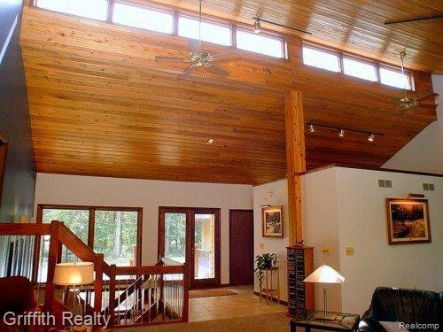 5380 Whistler Point Howell, MI 48843 - Photo 2 of 22 foyer view