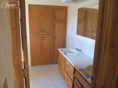 5943 Lytle Road Corunna, MI 48817 - Photo 16 of 36 20181480-15.JPG