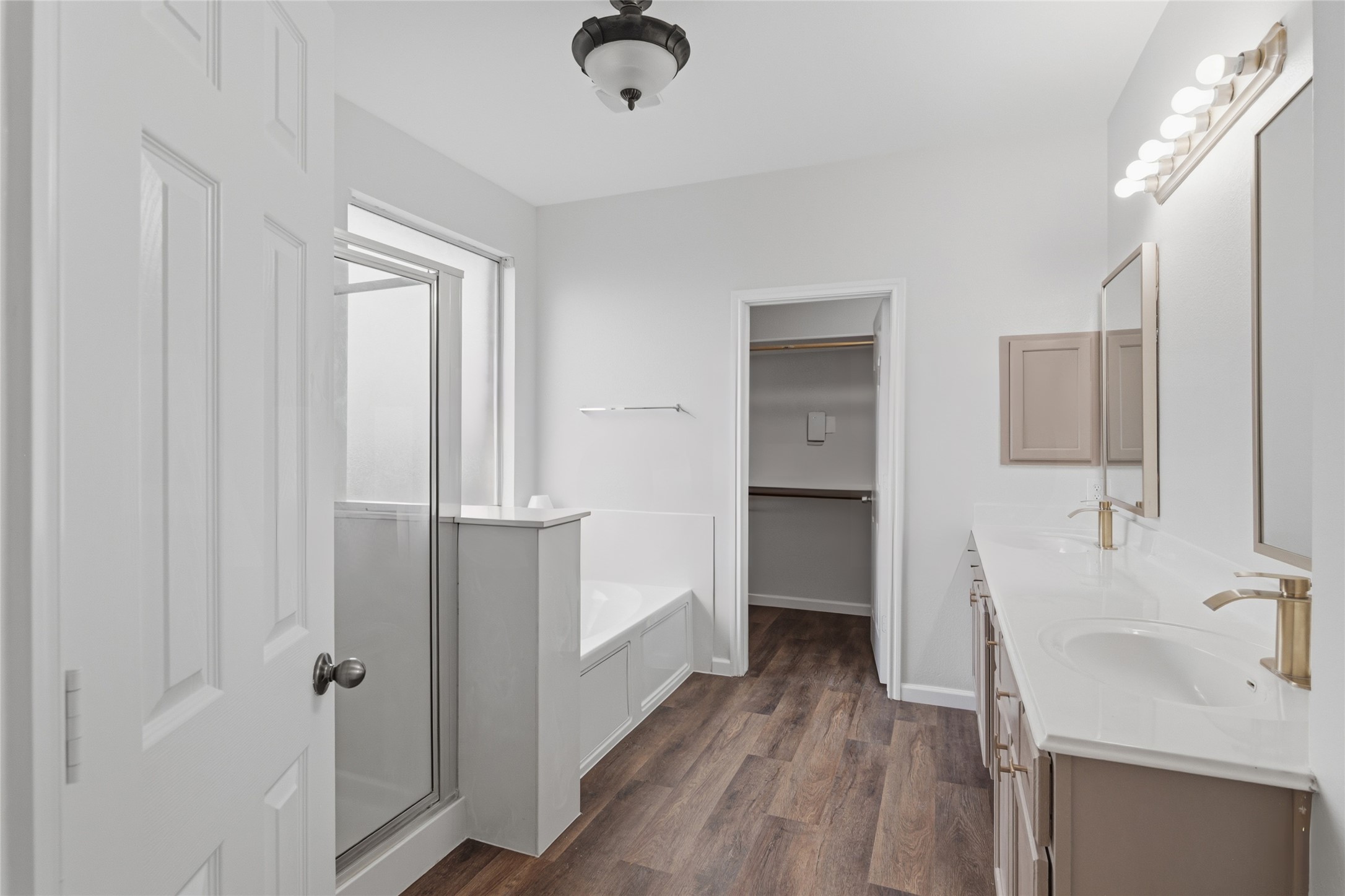 1271 Stone Rim Loop Buda, TX 78610 - Photo 21 of 40 UPDATED PRIMARY BATHROOM