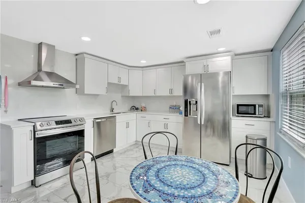 $3,000 | 1009 Ridge Street, Naples, FL 34103