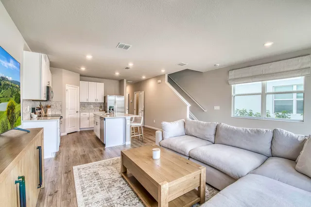 $450,000 | 5735 Southeast Edgewater Circle, Stuart, FL 34997