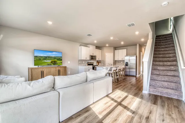 $450,000 | 5735 Southeast Edgewater Circle, Stuart, FL 34997