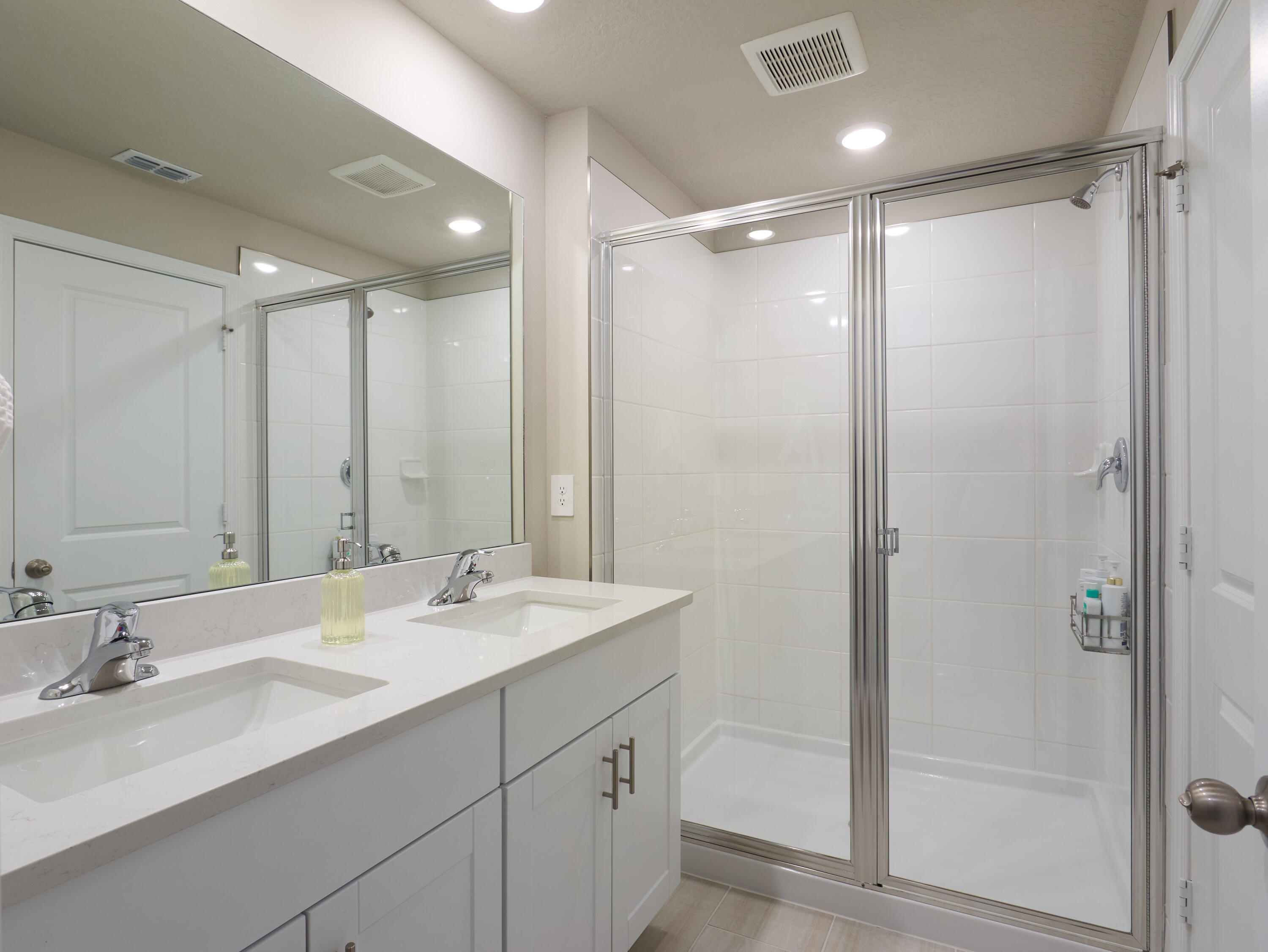 5735 Southeast Edgewater Circle Stuart, FL 34997 - Photo 20 of 40 P1118748