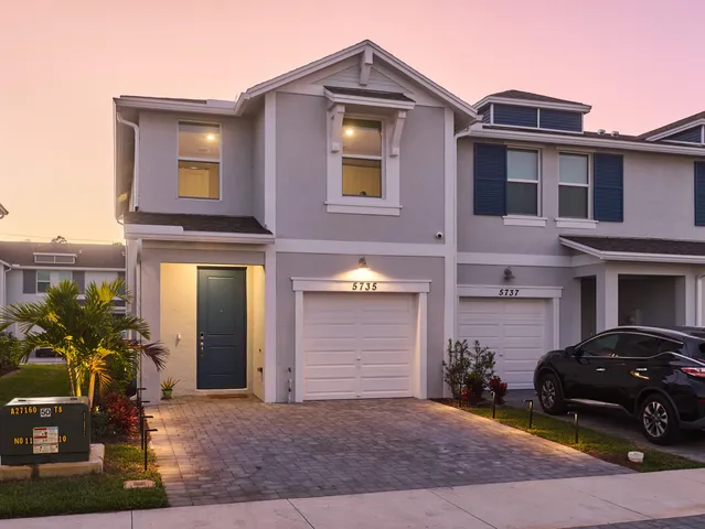 $450,000 | 5735 Southeast Edgewater Circle, Stuart, FL 34997