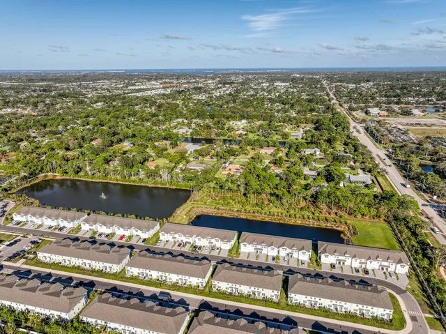 $450,000 | 5735 Southeast Edgewater Circle, Stuart, FL 34997