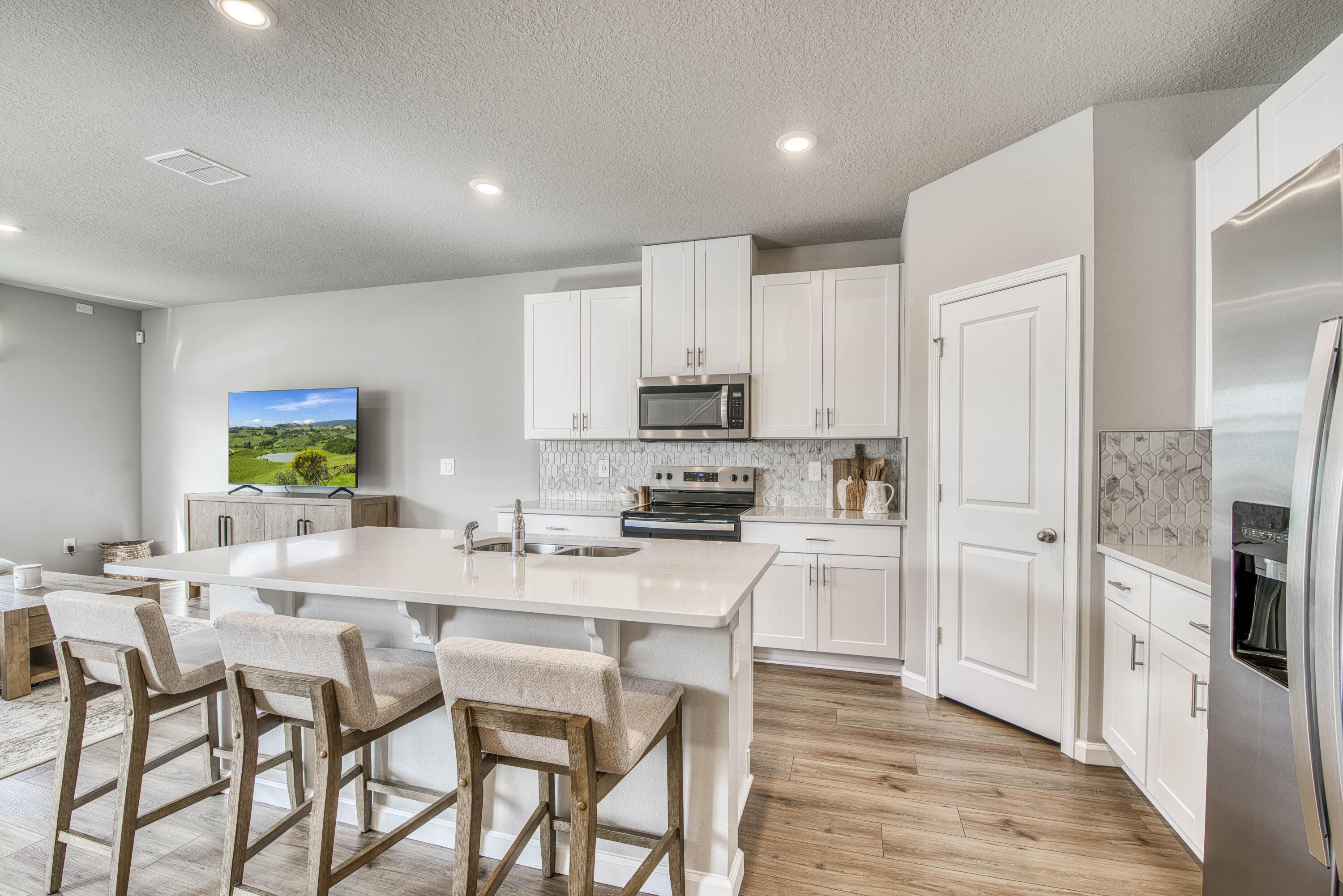 5735 Southeast Edgewater Circle Stuart, FL 34997 - Photo 6 of 40 _IMG1519_HDR