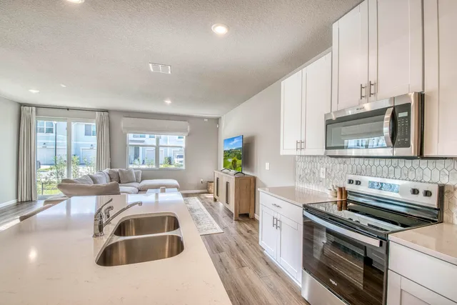 $450,000 | 5735 Southeast Edgewater Circle, Stuart, FL 34997