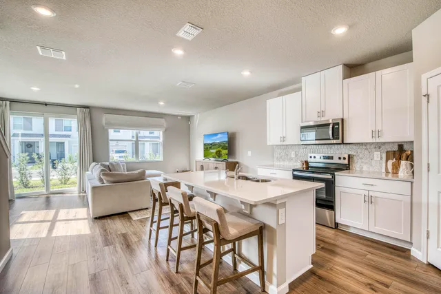 $450,000 | 5735 Southeast Edgewater Circle, Stuart, FL 34997