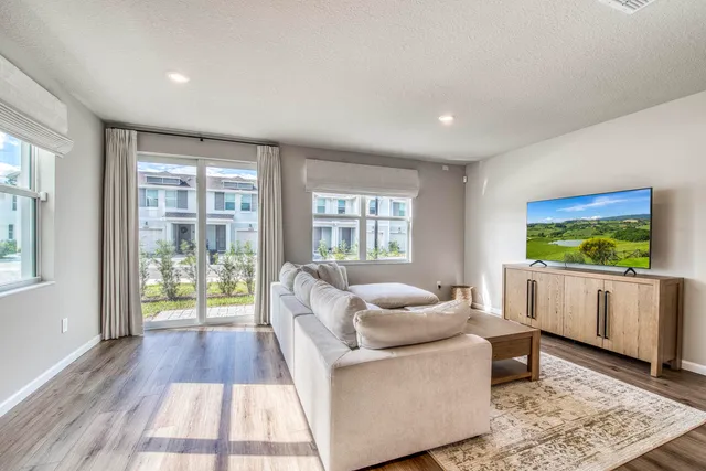 $450,000 | 5735 Southeast Edgewater Circle, Stuart, FL 34997